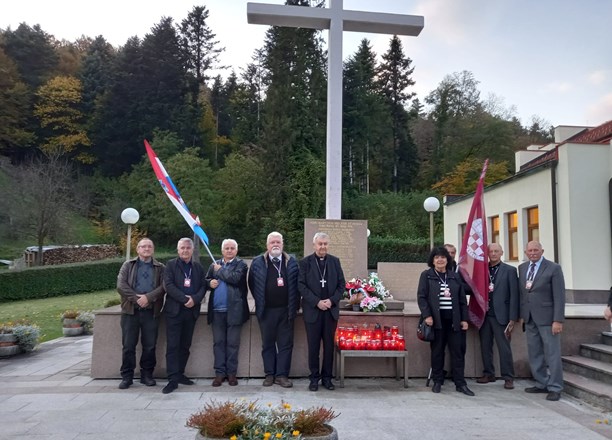 SPOMENDAN PRVOG UKOPA MACELJSKIH ŽRTAVA PRIJE 20 GODINA